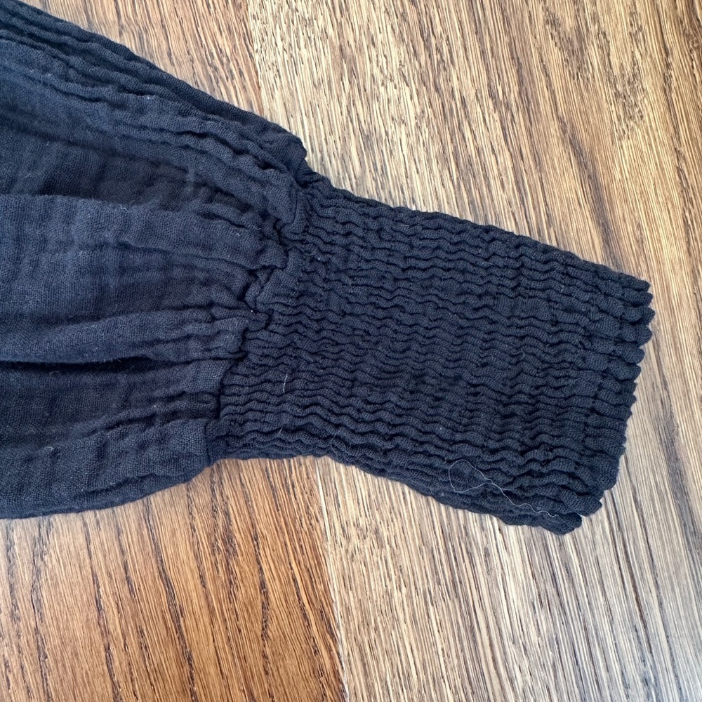 Velvet by Graham & Spencer Black Cotton Gauze Blouse, Medium - Picture 4 of 6